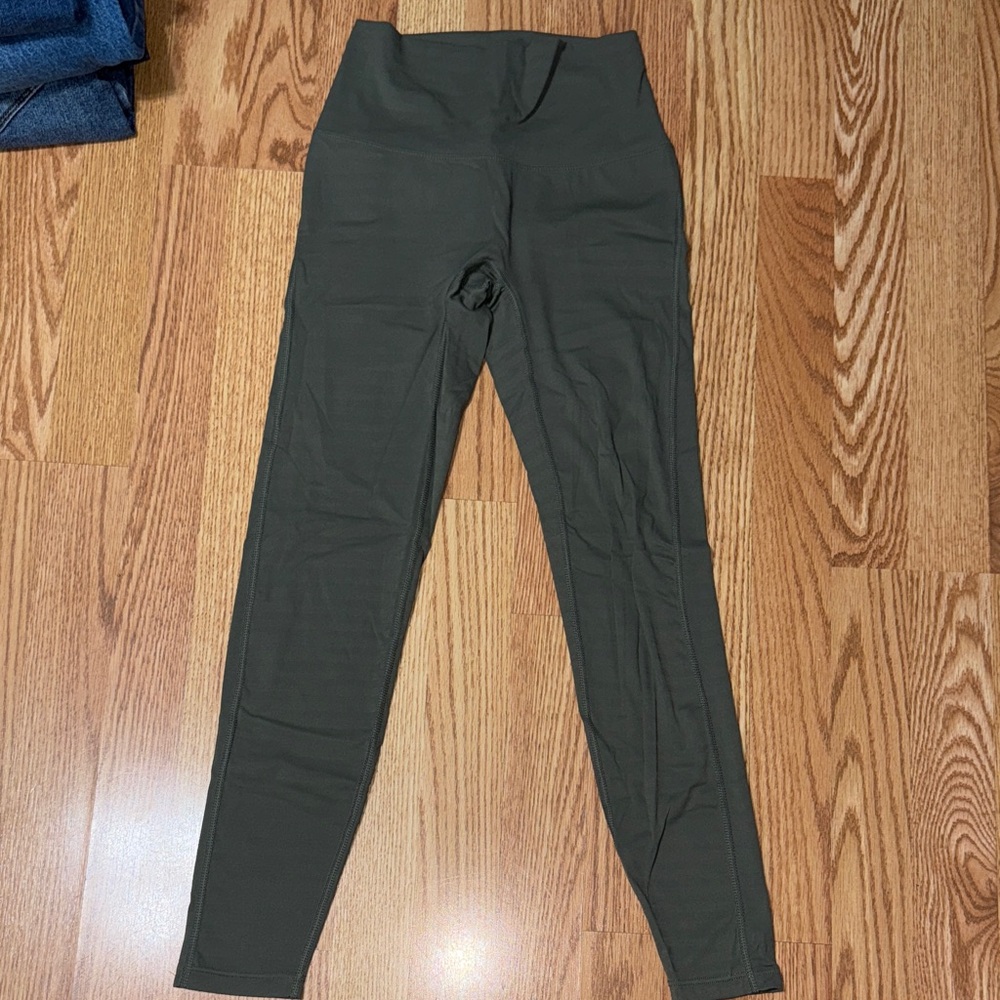 No front seam leggings